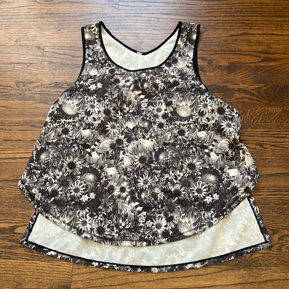 Lululemon tank top